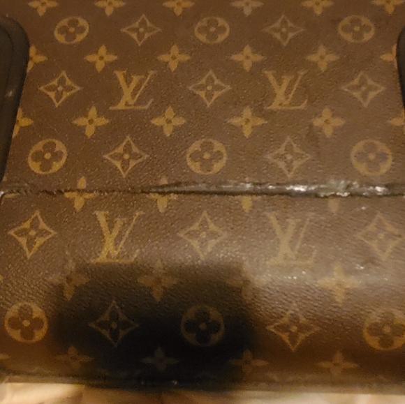 Authentic Louis Vuitton Large Monogram Rolling Duffel (Eole) - Picture 9 of 16